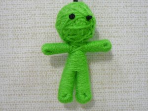 画像1: ブードゥー人形　緑（出会い運）