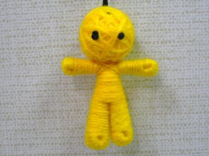 画像1: ブードゥー人形　黄（金運）
