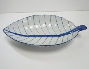 画像1:  青白陶器リーフ 型皿34cm 