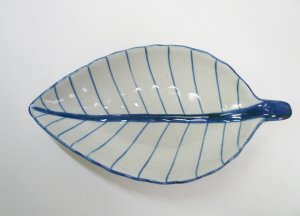 画像3:  青白陶器リーフ 型皿29.5cm