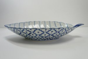 画像3:  青白陶器リーフ 型皿34cm 