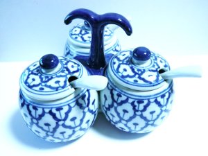 画像2: ≪タイ雑貨≫青白陶器 調味料入れ3個タイプ