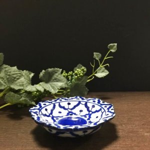 画像2: 青白陶器 花型ギザ8cm