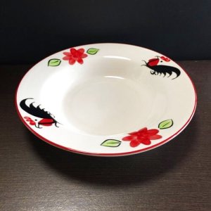 画像1: にわとり柄 深皿丸　23cm (花赤) 
