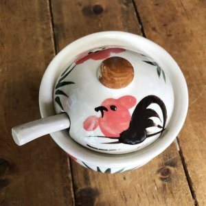 画像7: にわとり柄  調味料入れ(ピンク花・丸形)