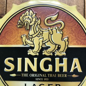 画像2: 【SINGHAビール（辛子色）】【ブリキ看板24cm】【ボトルキャップ型】アンティーク　レトロ