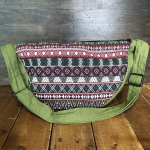 画像1: 《タイ雑貨》チェストバッグ・トライバル柄（緑）