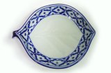 画像:  青白陶器　木の葉 型皿　18cm （小）