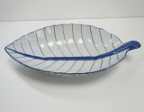 画像:  青白陶器リーフ 型皿34cm 
