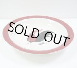 画像: にわとり柄 丸皿　赤縁18.5cm