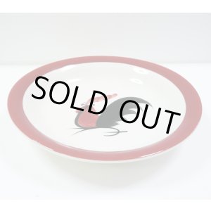 画像: にわとり柄 丸皿　赤縁18.5cm