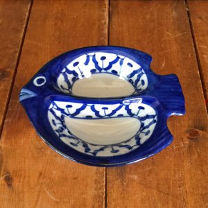 画像:  青白２口魚型小皿 