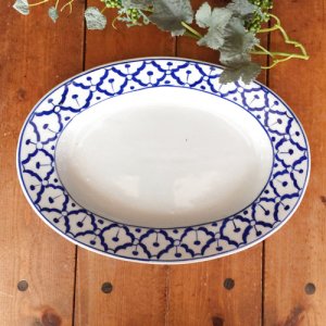画像:  青白楕円皿(薄皿)26.5cm 