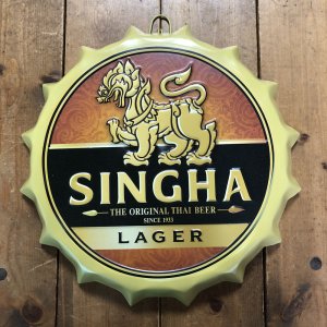 画像: 【SINGHAビール（辛子色）】【ブリキ看板24cm】【ボトルキャップ型】アンティーク　レトロ