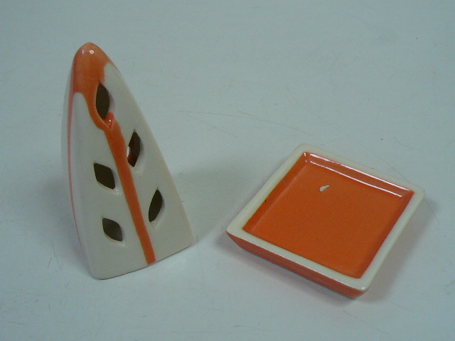 画像: 三角型香炉オレンジ