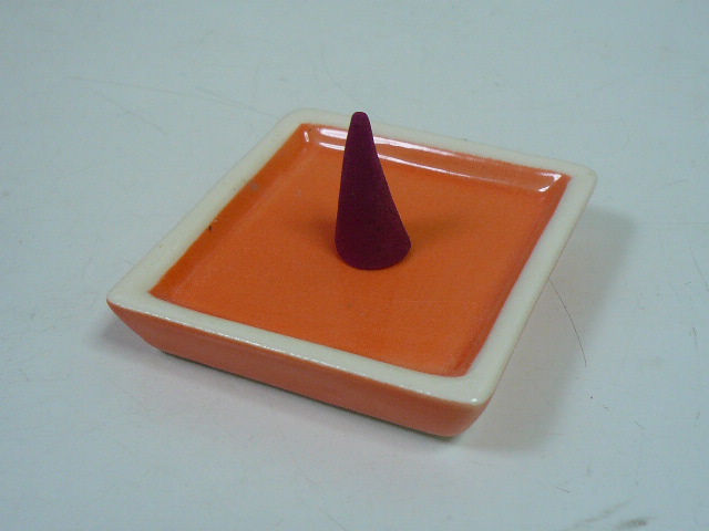 画像: 三角型香炉オレンジ