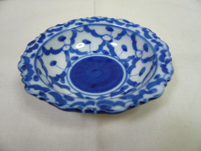 画像2:  青白陶器 花形ギザ小皿11cm 