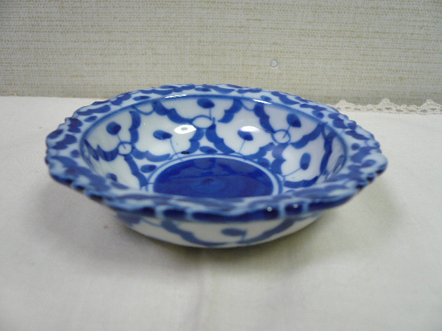 画像1:  青白陶器 花形ギザ小皿11cm 