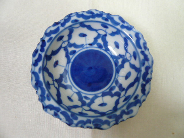 画像3:  青白陶器 花形ギザ小皿11cm 