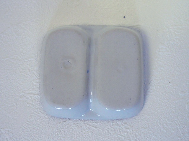 画像:  青白陶器  ２口小皿 