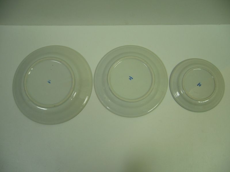 画像: 青白陶器平皿18cm 