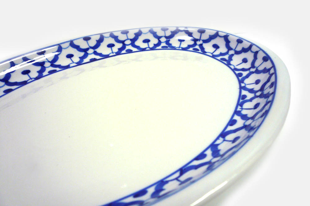 画像:  青白陶器 楕円皿　26.5cm 