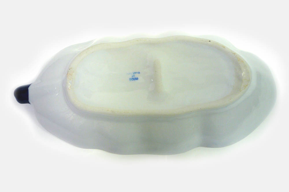画像:  青白陶器 パパイア型皿22cm