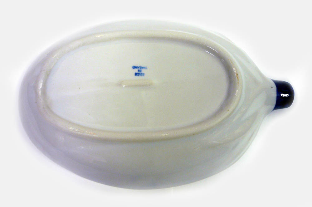 画像:  青白陶器 マンゴー型皿20cm