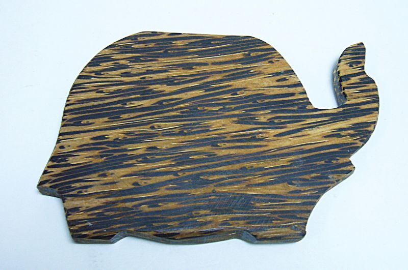 画像2: 木製コースター  鼻上げ象さん 
