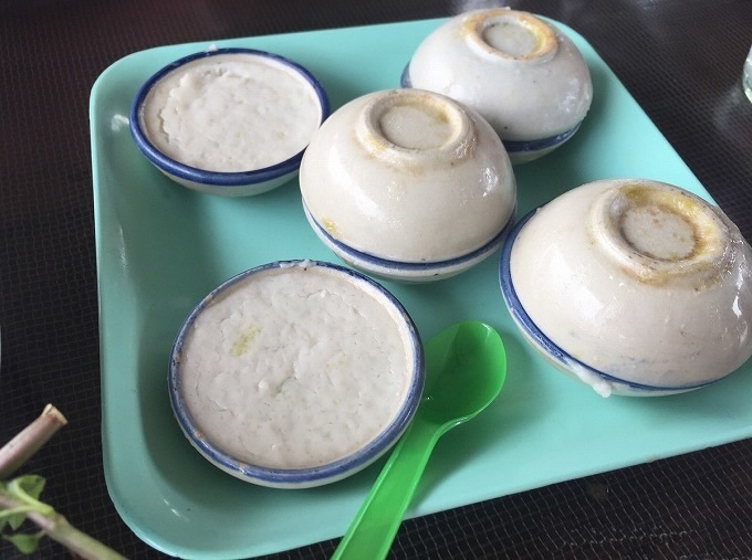 画像: ココナッツ蒸しプリン　カノムトゥアイ用菓子皿
