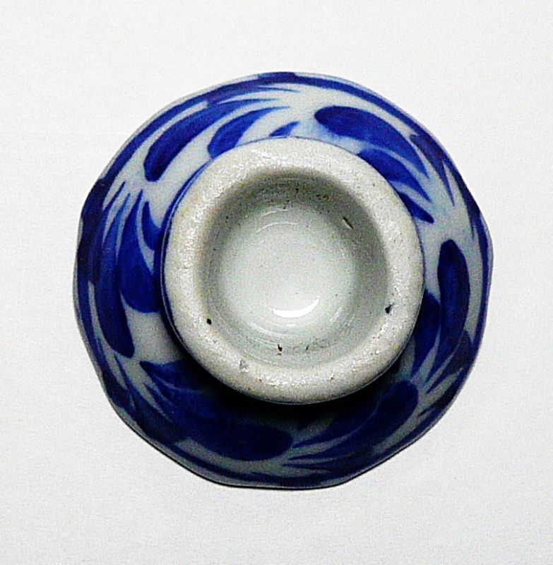 画像:  青白陶器  ミニ小皿　4cm 