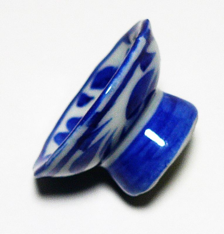 画像:  青白陶器  ミニ小皿　4cm 