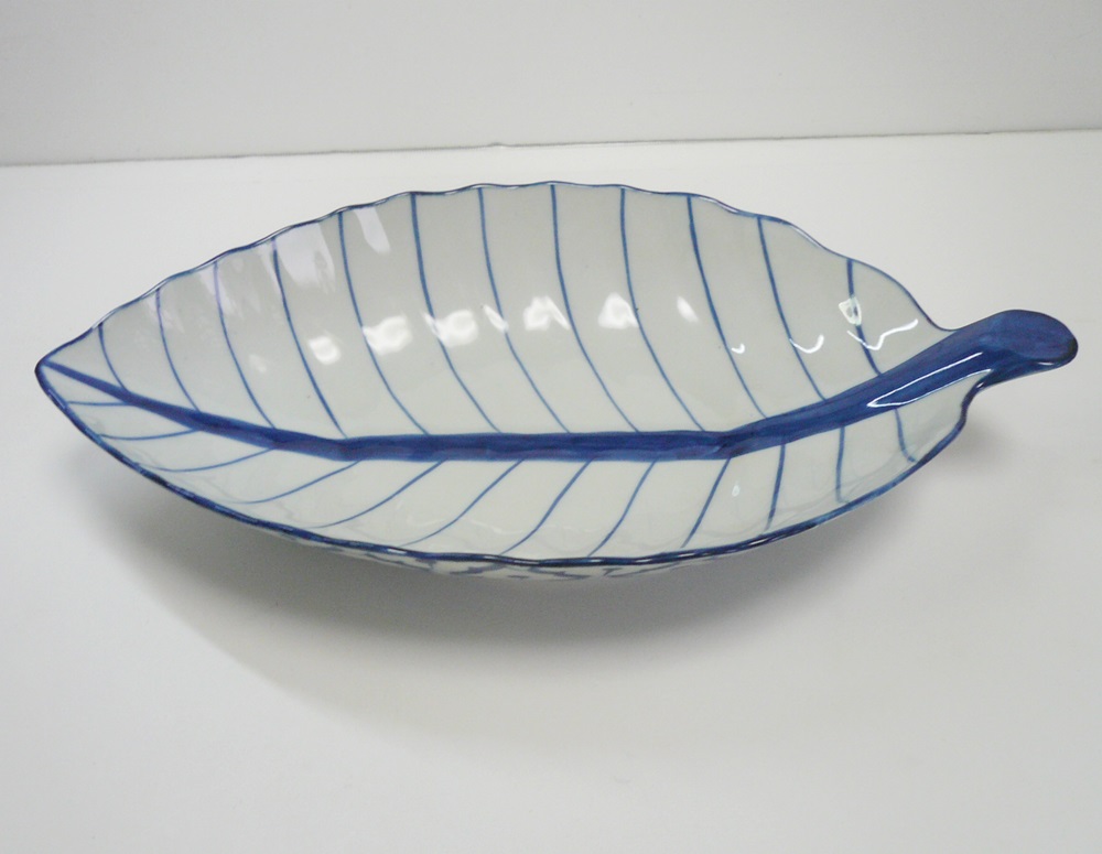画像1:  青白陶器リーフ 型皿34cm 