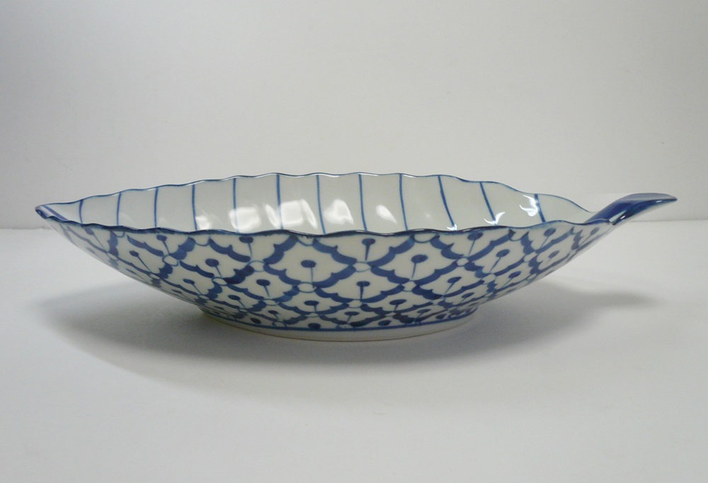 画像3:  青白陶器リーフ 型皿34cm 
