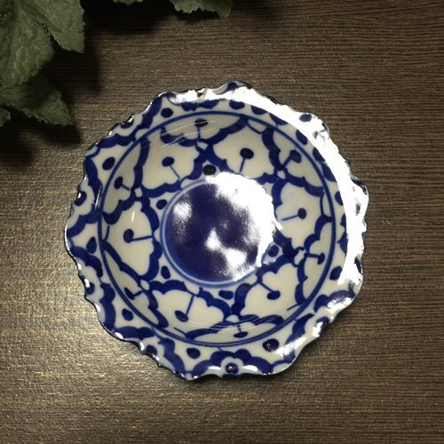 画像: 青白陶器 花型ギザ8cm