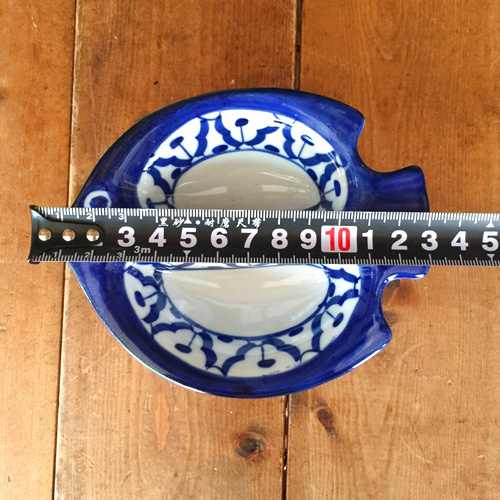 画像:  青白２口魚型小皿 