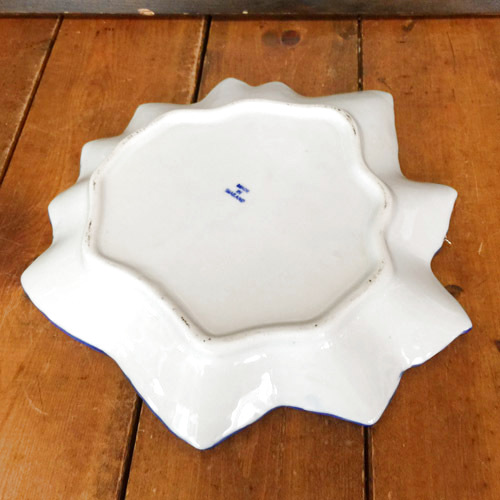 画像:  青白カエデ型中皿 