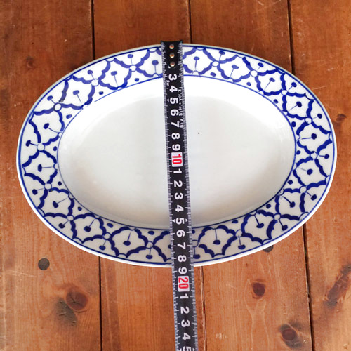 画像:  青白楕円皿(薄皿)26.5cm 