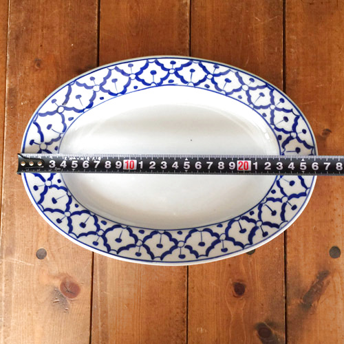 画像:  青白楕円皿(薄皿)26.5cm 