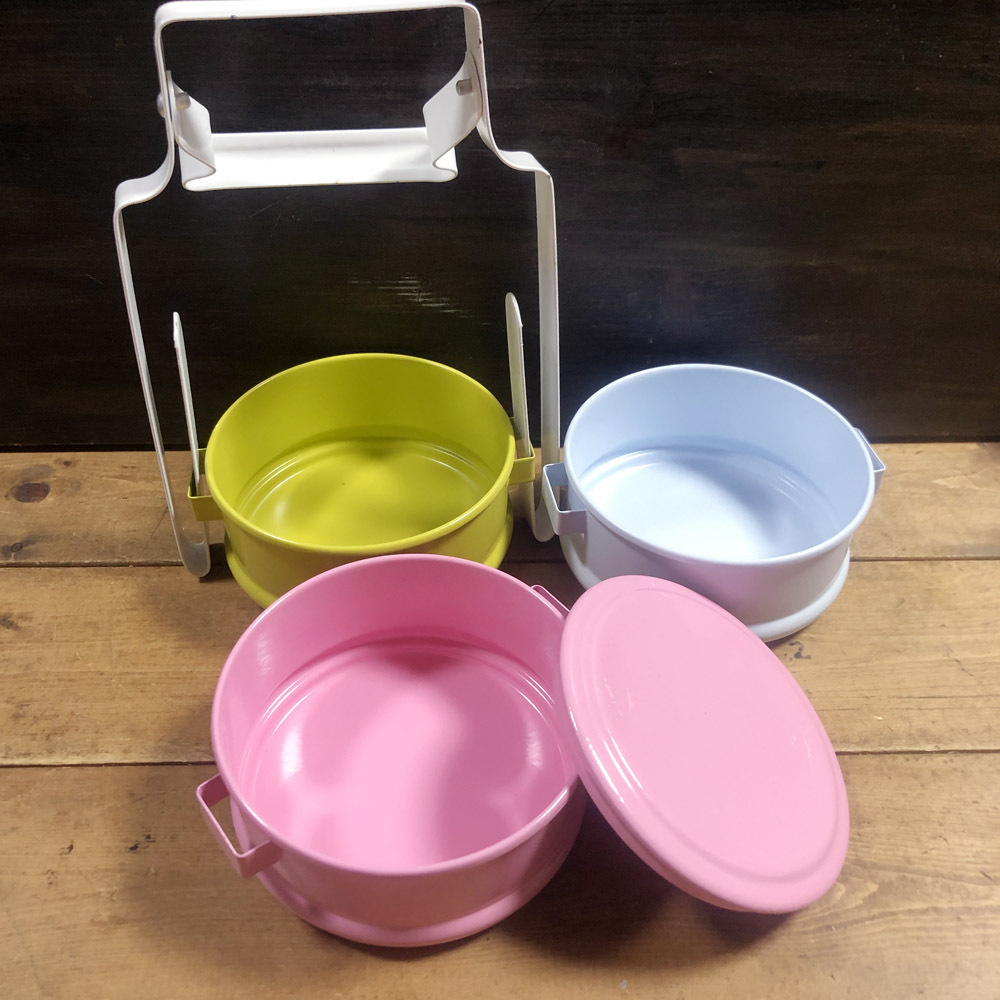 画像: ≪タイ雑貨≫ホーロー ・パステル3段  弁当箱  C