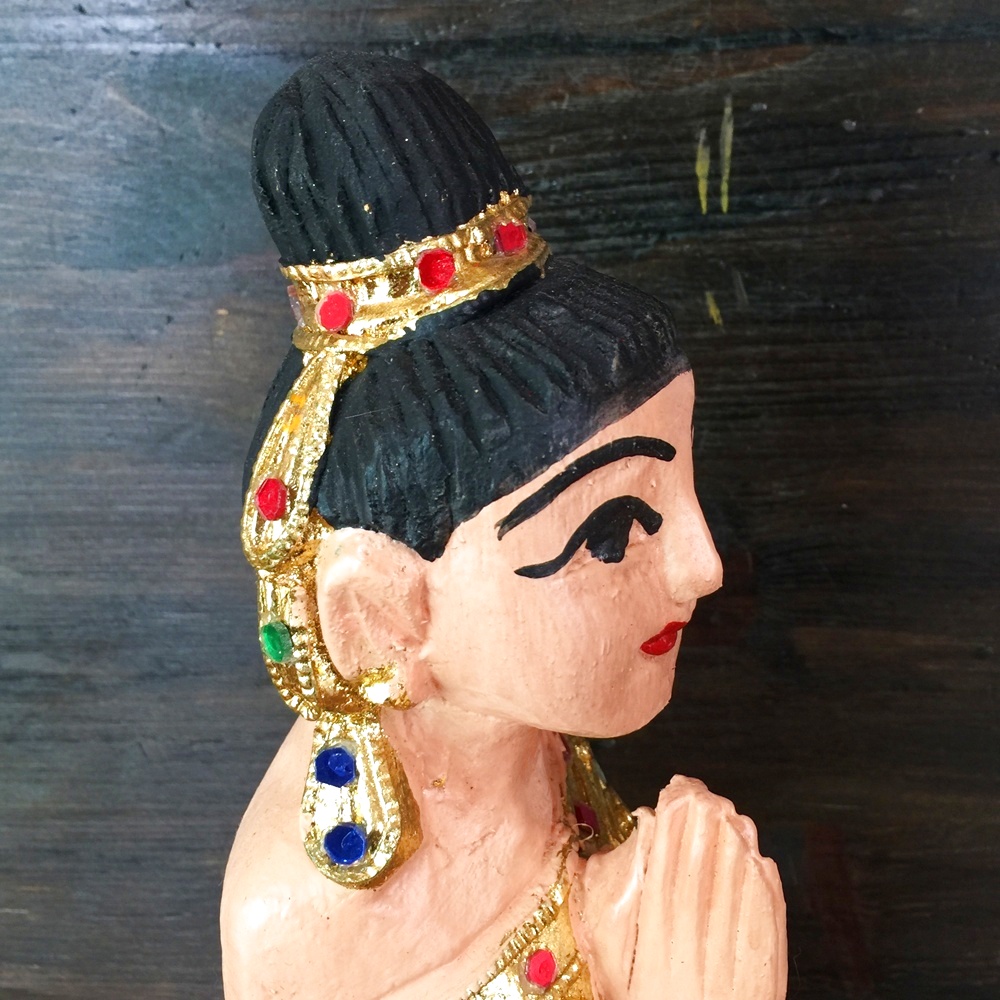 画像:  座り姿26cm赤　A