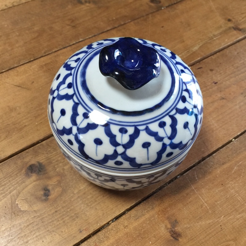 画像4: 【OUTRET】（少しの欠け） 青白陶器  スープカップ11cm