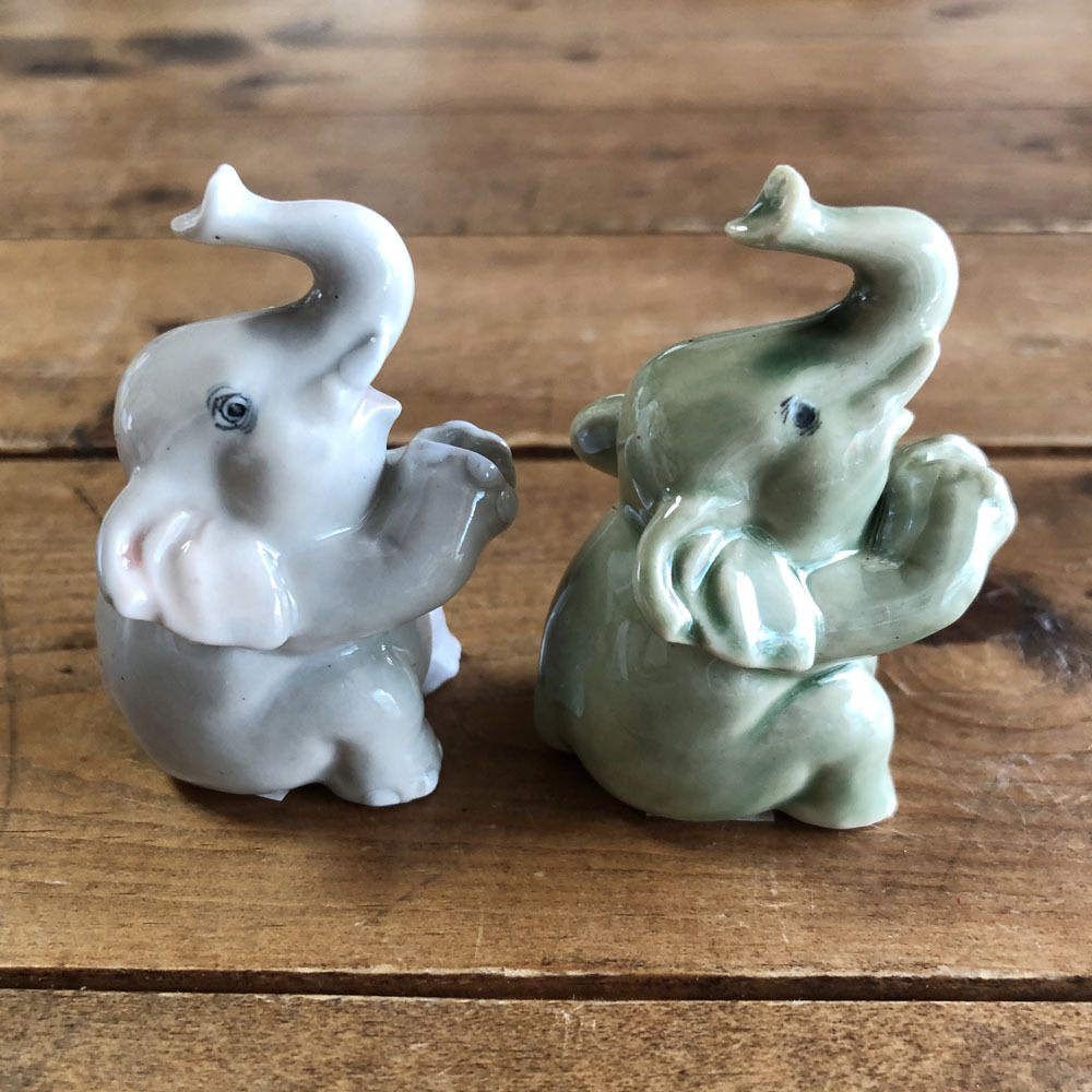 画像: タイ雑貨　香炉  座り象　白