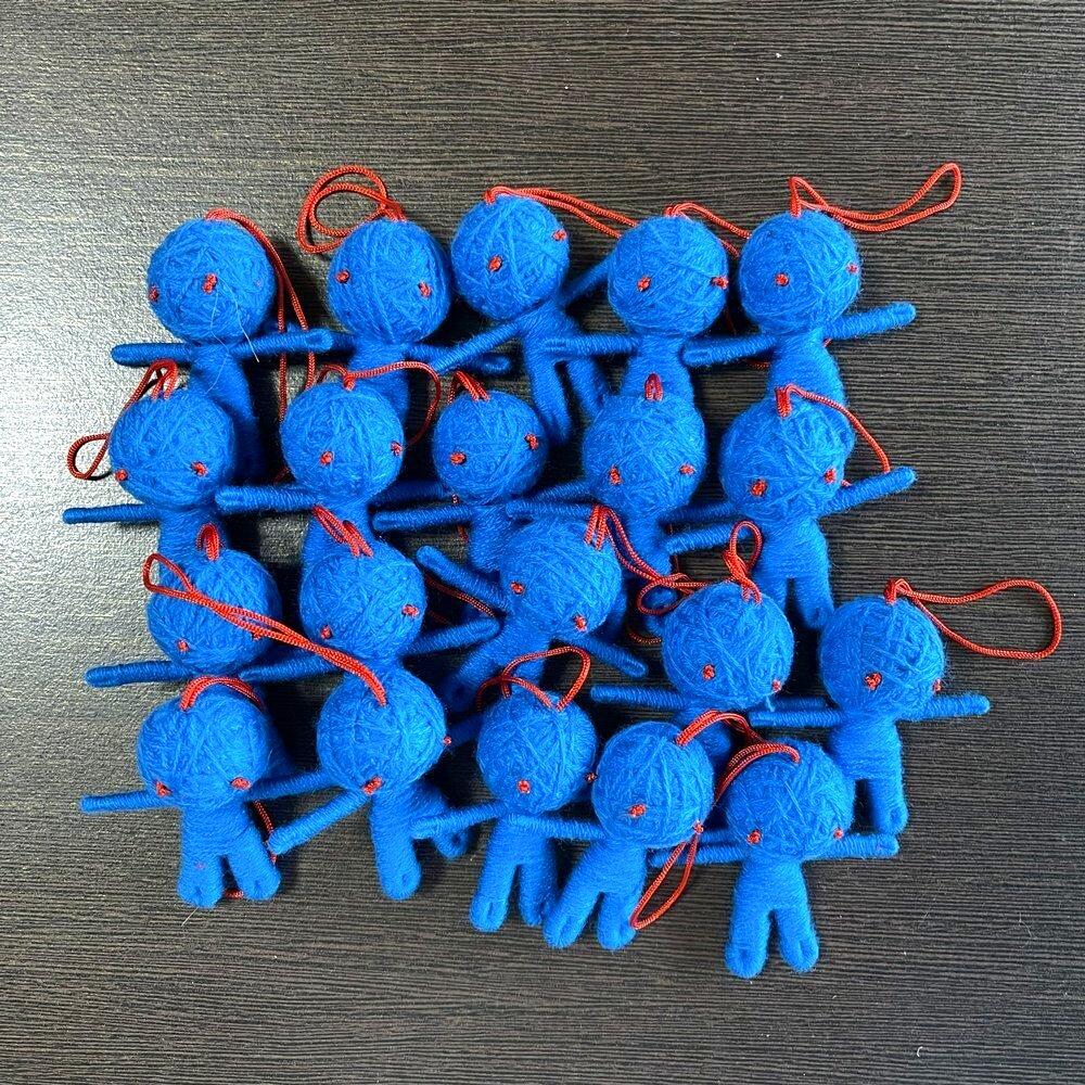 画像1: ブードゥー人形　青（赤目）（健康運）