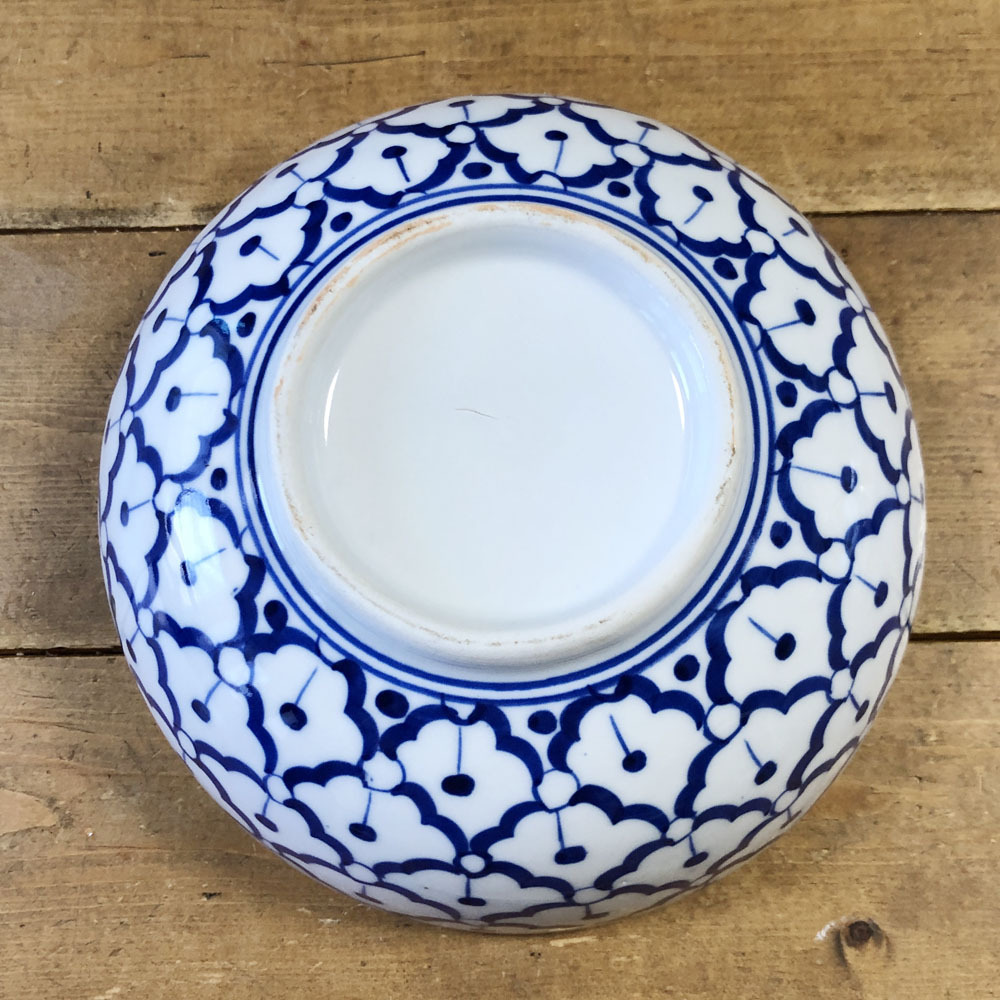 画像4: 【OUTRET】（黒ポチ有り） 青白陶器 お椀　16cm