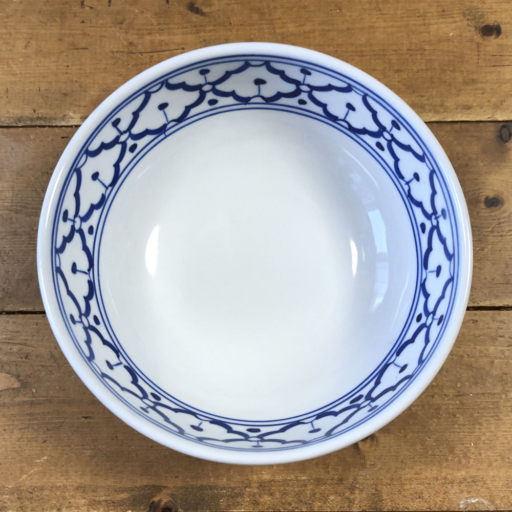 画像3: 【OUTRET】（黒ポチ有り） 青白陶器 お椀　16cm